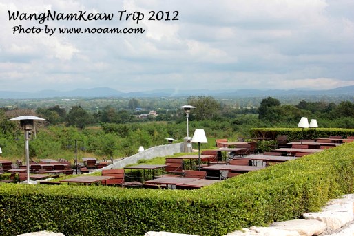 รีวิวบรรยากาศ The Smoke House เขาใหญ่ พาไปชิมอาหารที่บ้านรมควัน นครราชสีมา